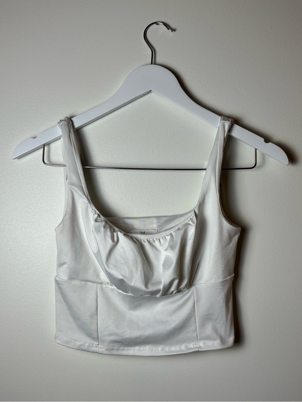 Live in the moment White Cowl Crop Tank Top, size Small